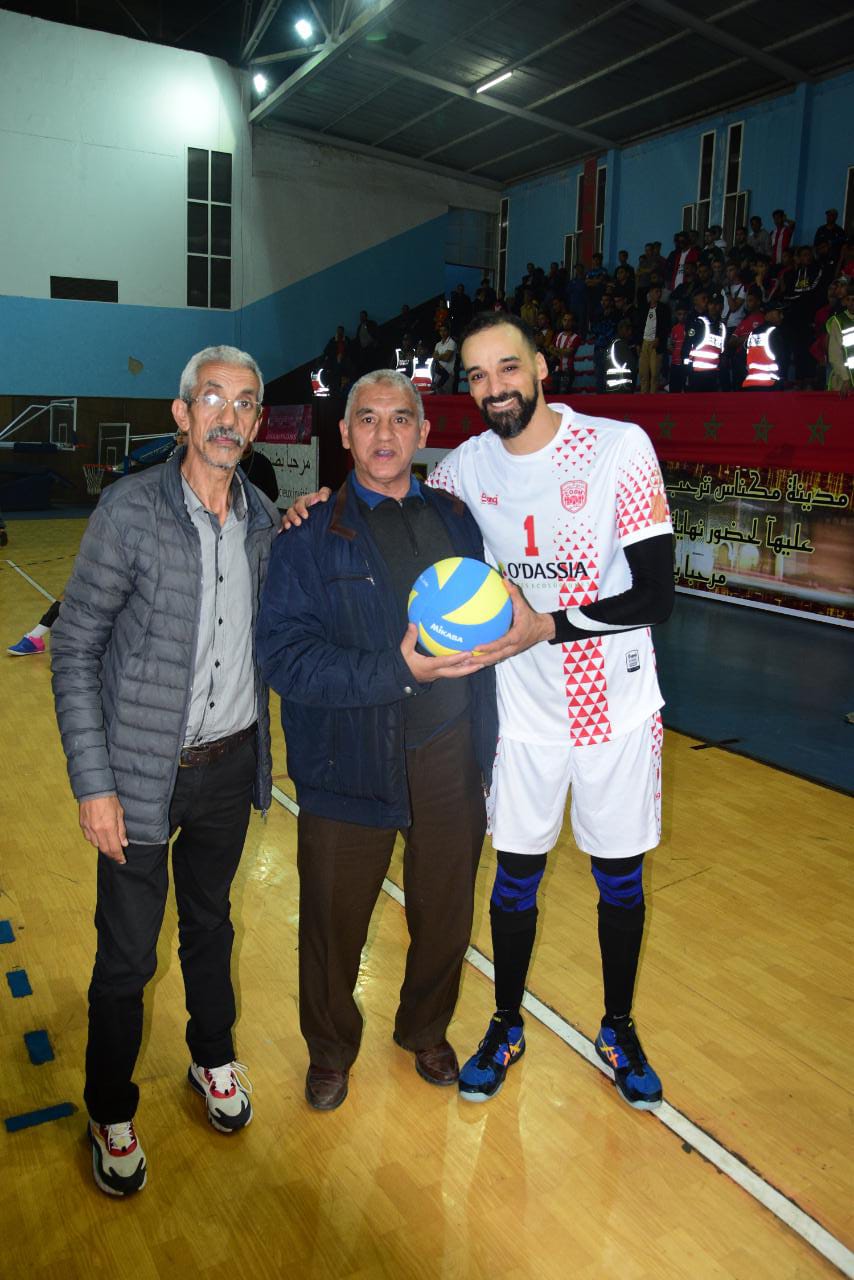 النادي المكناسي يتوج بلقب كأس العرش للمرة السابعة والثانية على التوالي النادي المكناسي يتوج بلقب كأس العرش للمرة السابعة والثانية على التوالي