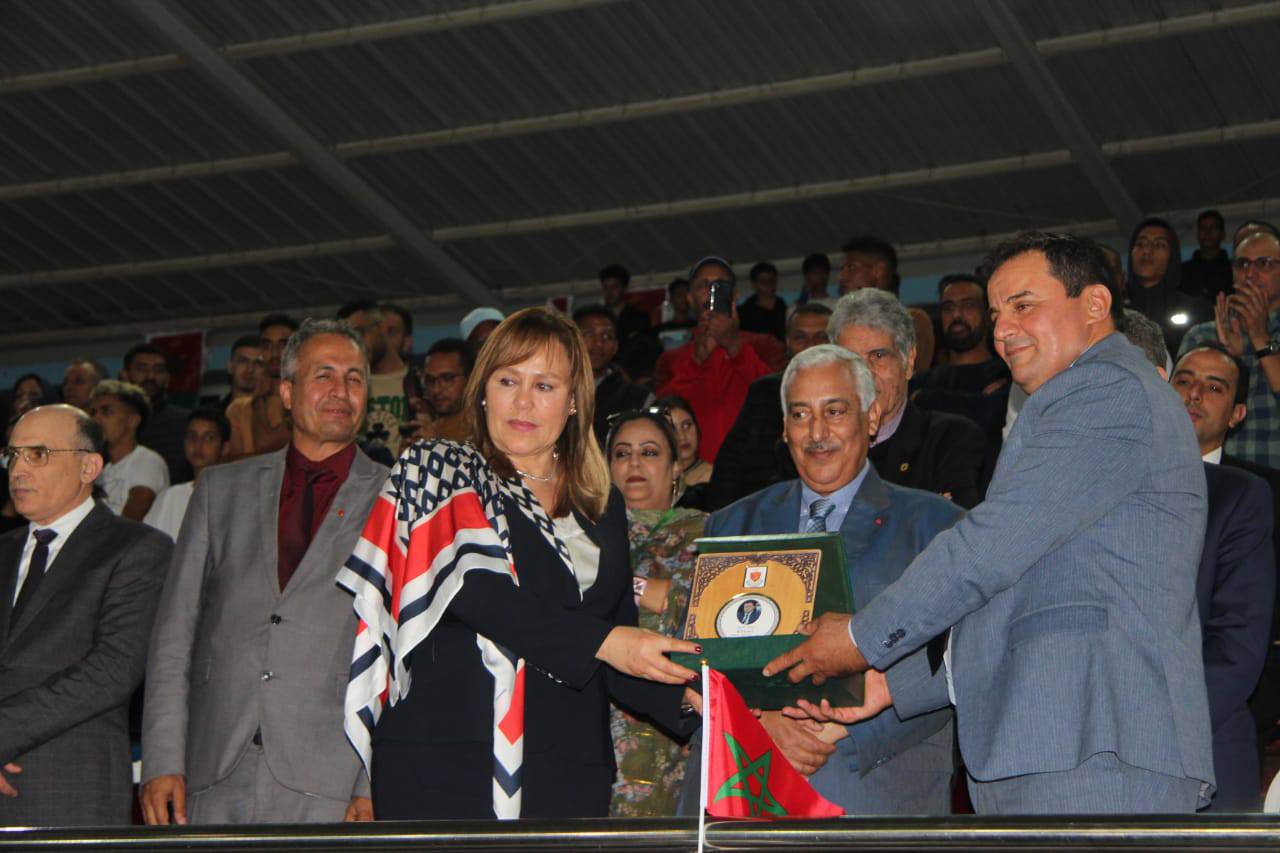 النادي المكناسي يتوج بلقب كأس العرش للمرة السابعة والثانية على التوالي النادي المكناسي يتوج بلقب كأس العرش للمرة السابعة والثانية على التوالي