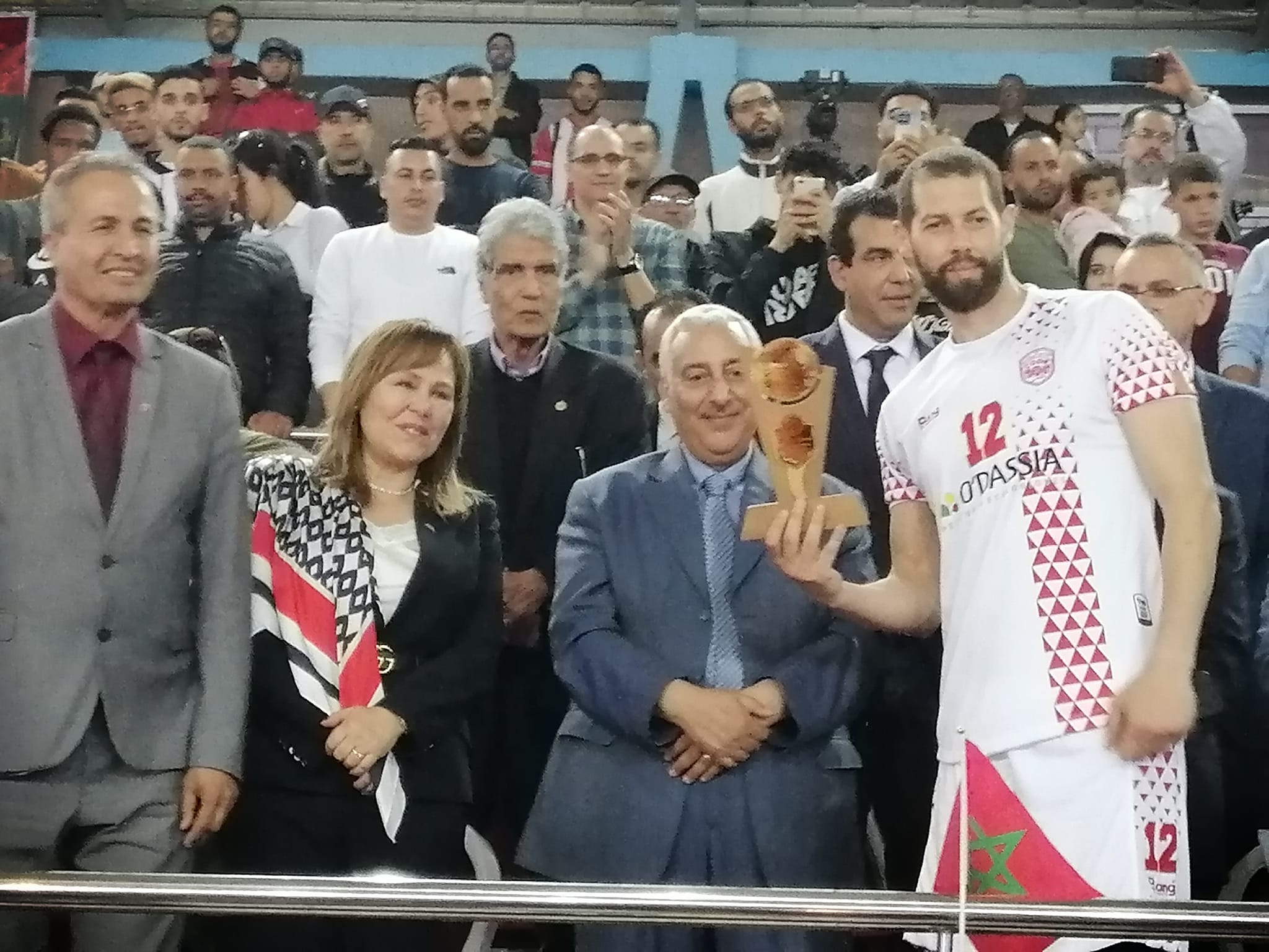 النادي المكناسي يتوج بلقب كأس العرش للمرة السابعة والثانية على التوالي النادي المكناسي يتوج بلقب كأس العرش للمرة السابعة والثانية على التوالي