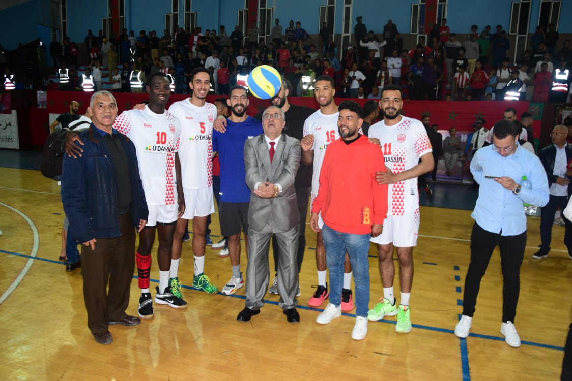 النادي المكناسي يتوج بلقب كأس العرش للمرة السابعة والثانية على التوالي النادي المكناسي يتوج بلقب كأس العرش للمرة السابعة والثانية على التوالي