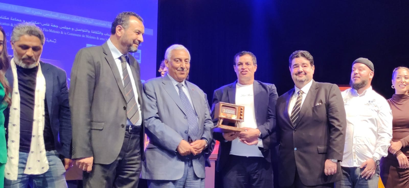 فعاليات مهرجان مكناس للدراما التلفزية تعرف نجاحا كبيرا باستقبال جمهور غفير حج الى دار الثقافة محمد المنوني، وساحة لاكورا طيلة الخمسة ايام