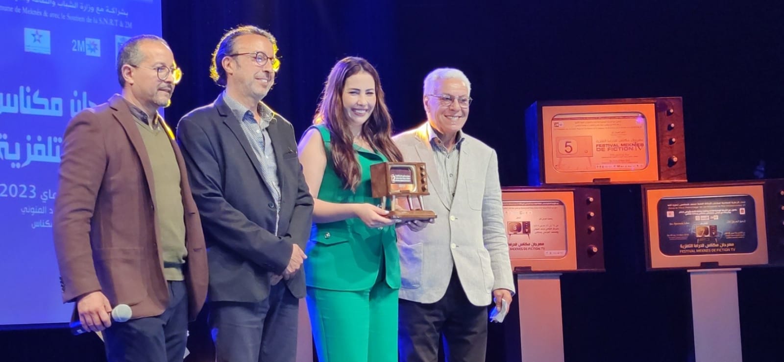 فعاليات مهرجان مكناس للدراما التلفزية تعرف نجاحا كبيرا باستقبال جمهور غفير حج الى دار الثقافة محمد المنوني، وساحة لاكورا طيلة الخمسة ايام