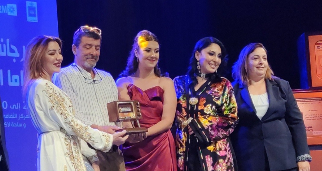 فعاليات مهرجان مكناس للدراما التلفزية تعرف نجاحا كبيرا باستقبال جمهور غفير حج الى دار الثقافة محمد المنوني، وساحة لاكورا طيلة الخمسة ايام