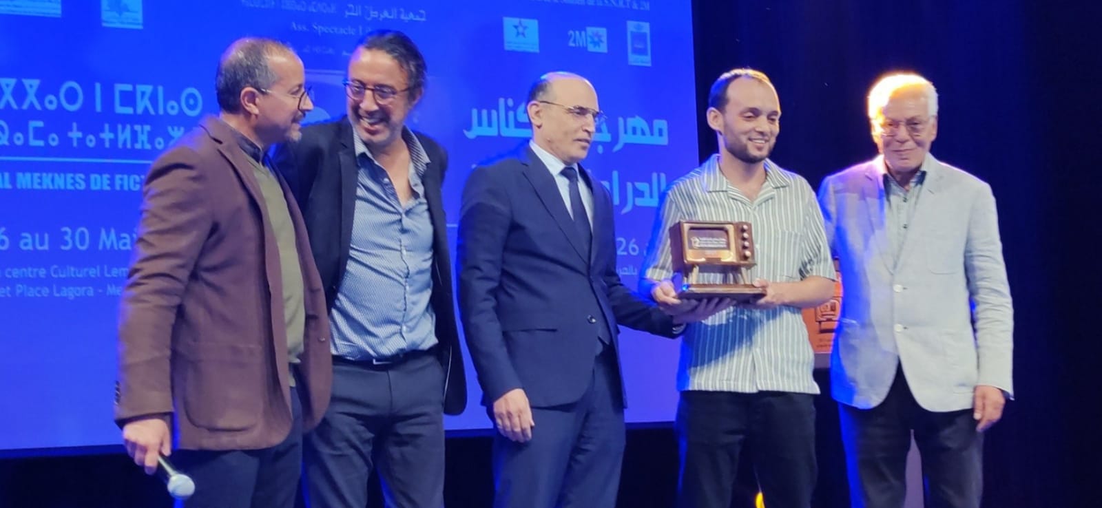 فعاليات مهرجان مكناس للدراما التلفزية تعرف نجاحا كبيرا باستقبال جمهور غفير حج الى دار الثقافة محمد المنوني، وساحة لاكورا طيلة الخمسة ايام