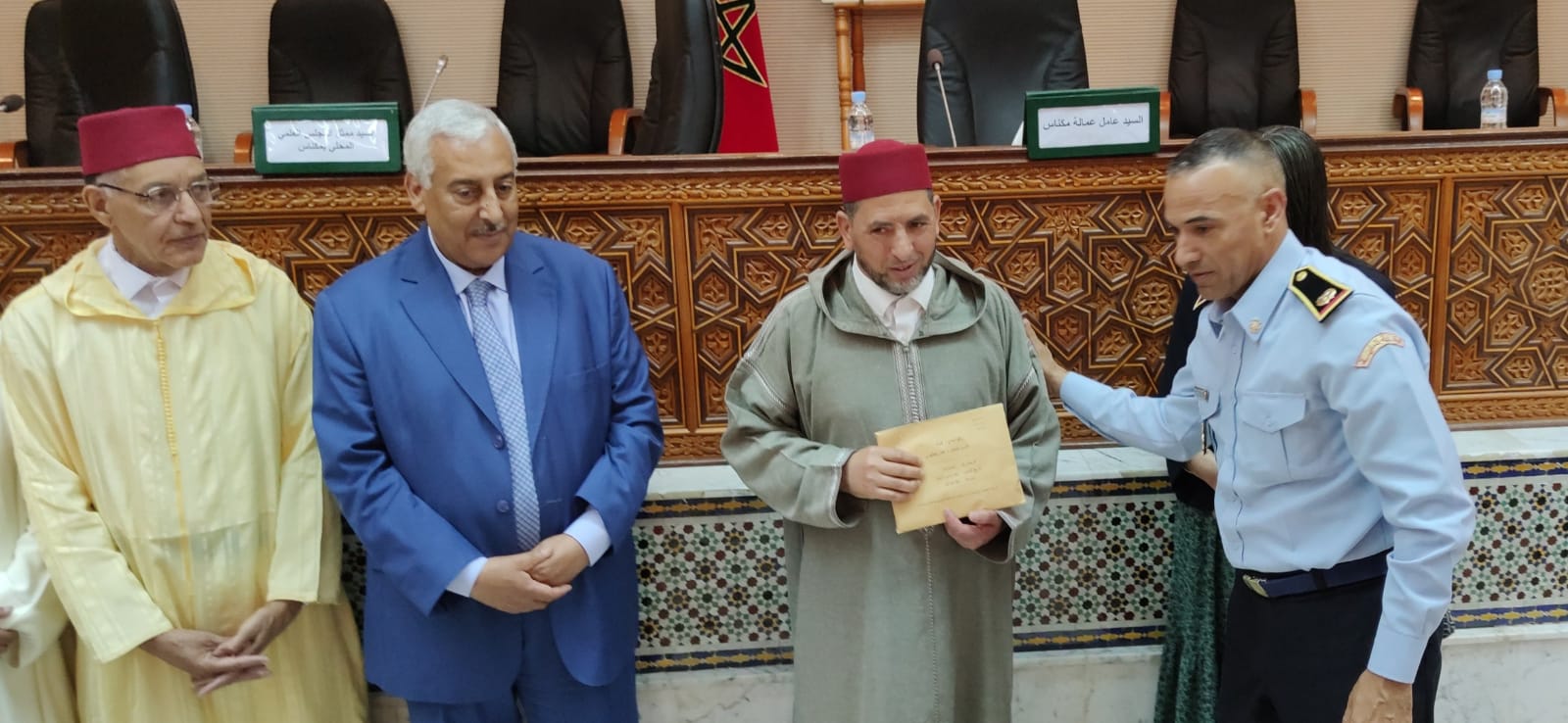 السيد عبد الغني الصبار عامل عمالة مكناس يترأس حفل توديع أول فوج حجاج بيت الله الحرام