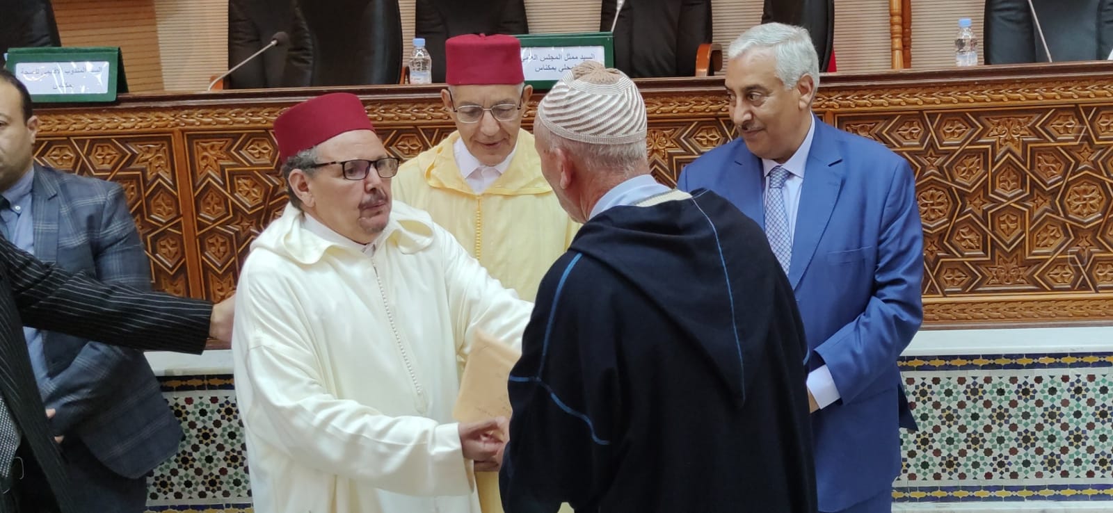 السيد عبد الغني الصبار عامل عمالة مكناس يترأس حفل توديع أول فوج حجاج بيت الله الحرام