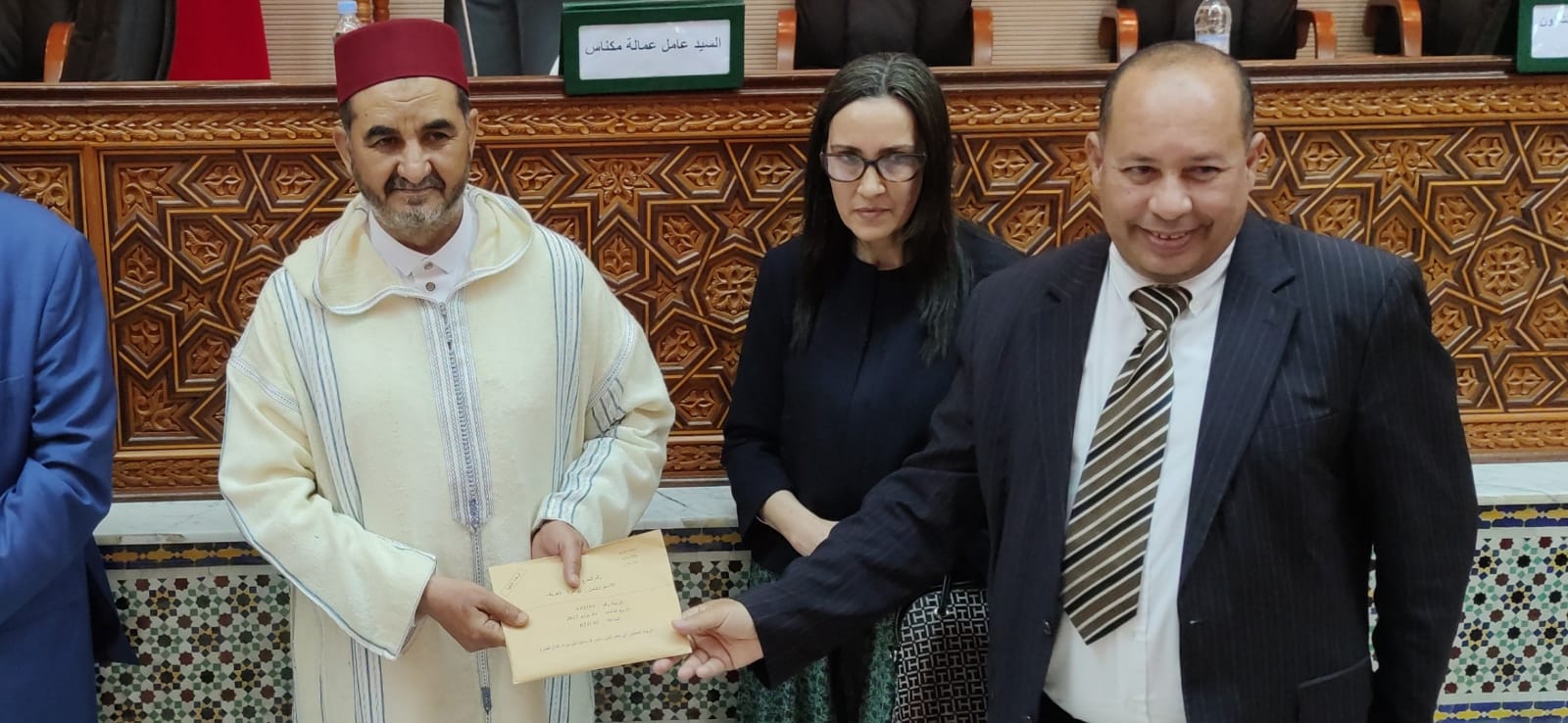 السيد عبد الغني الصبار عامل عمالة مكناس يترأس حفل توديع أول فوج حجاج بيت الله الحرام