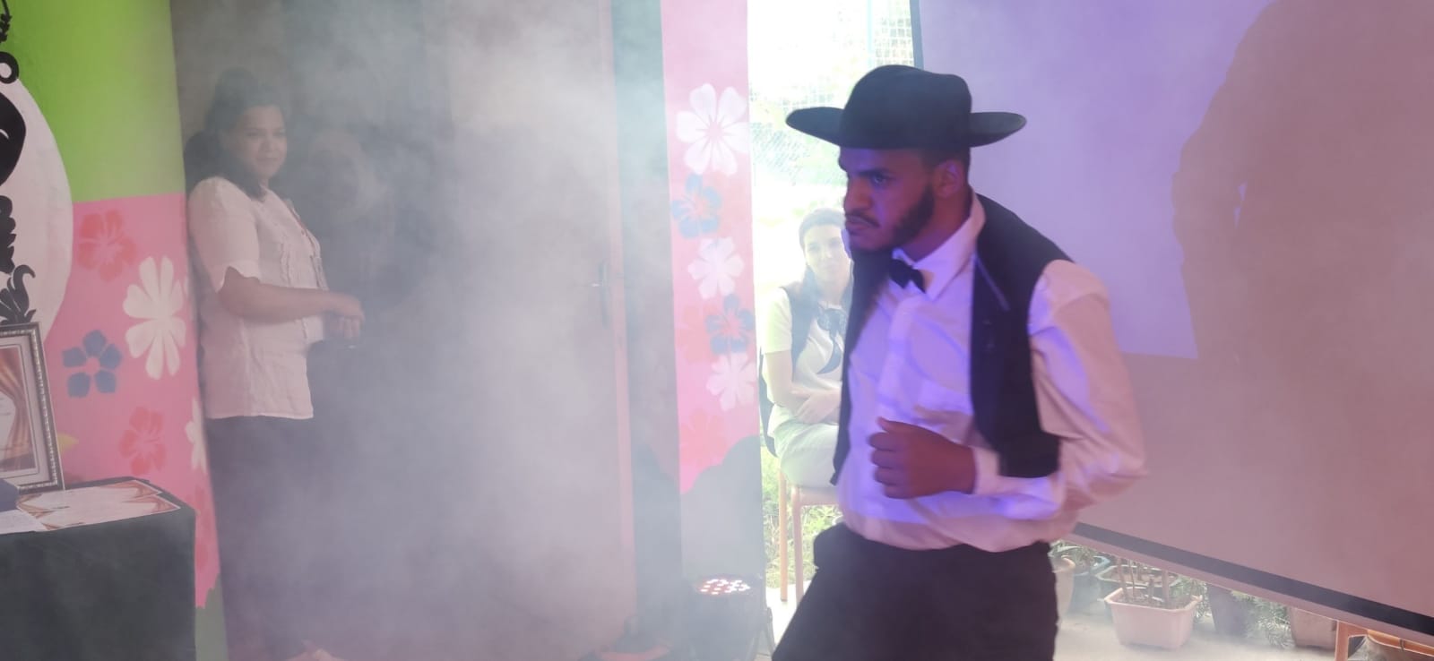 المديرية الإقليمية لوزارة التربية الوطنية بمكناس :  تنظم الملتقى الإقليمي الثالث لذوي الاحتياجات الخاصة بمدرسة ابن الونان الابتدائية بمكناس / حمرية