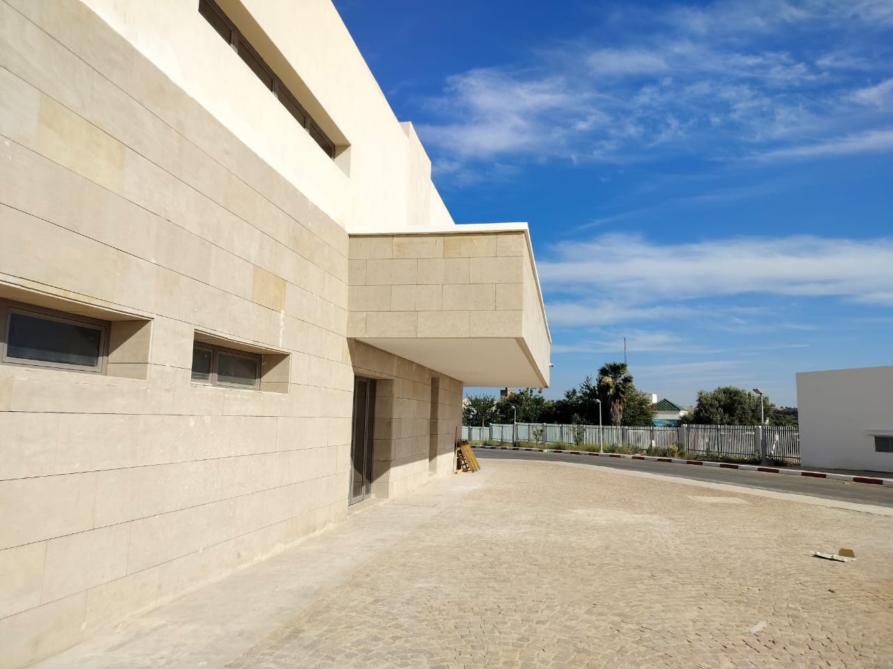 اعلان بخصوص تاريخ الشروع في العمل بمقر المحكمة الجديدة (بحمرية) بمكناس