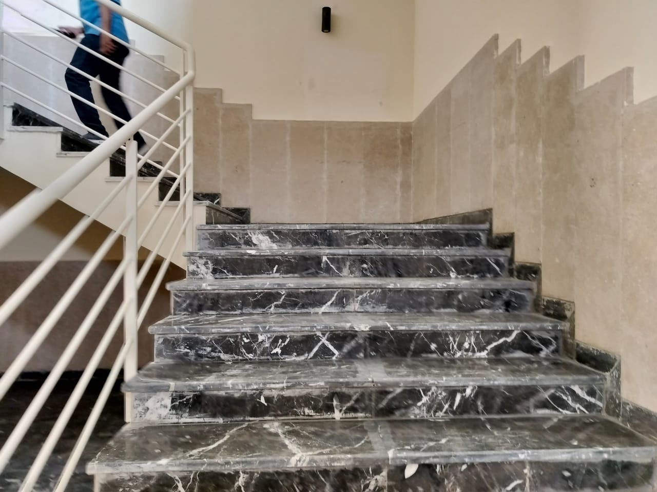 اعلان بخصوص تاريخ الشروع في العمل بمقر المحكمة الجديدة (بحمرية) بمكناس