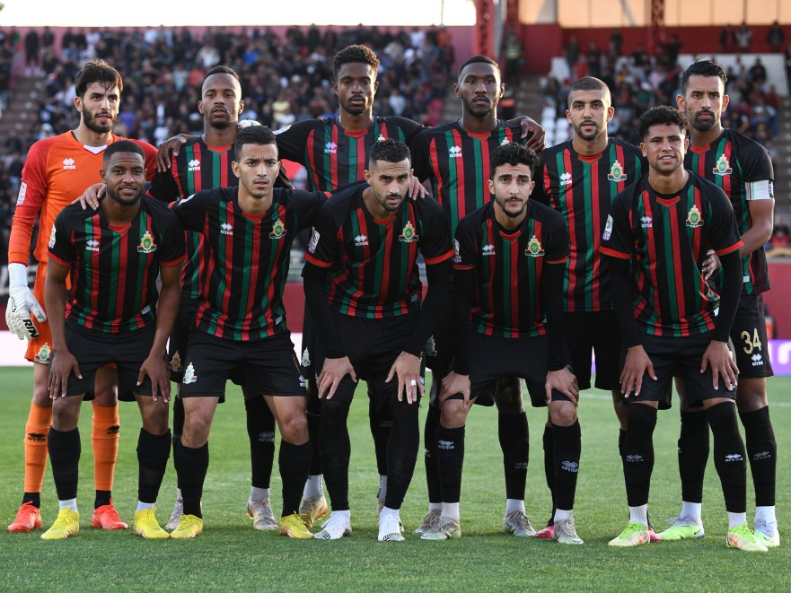 البطولة الوطنية الإحترافية .. بعد 15 سنة، فريق الجيش الملكي يتوج باللقب