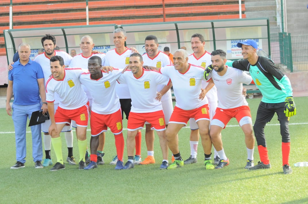 تكريم اللاعب السابق للكوديم “محسن الشوفي” أحد الوجوه التي اعطت الشيء الكثير للعاصمة الاسماعيلية تكريم اللاعب السابق للكوديم “محسن الشوفي” أحد الوجوه التي اعطت الشيء الكثير للعاصمة الاسماعيلية