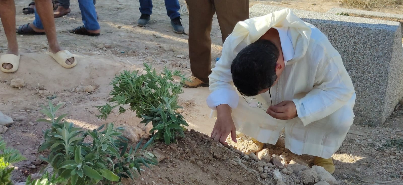 جنازة أبو بكر بلكورة تؤلف بين مختلف أطياف القوى السياسية بمكناس     و العاصمة الإسماعيلية تودع  أحد رجالاتها  الابرار  الى متواه الأخير