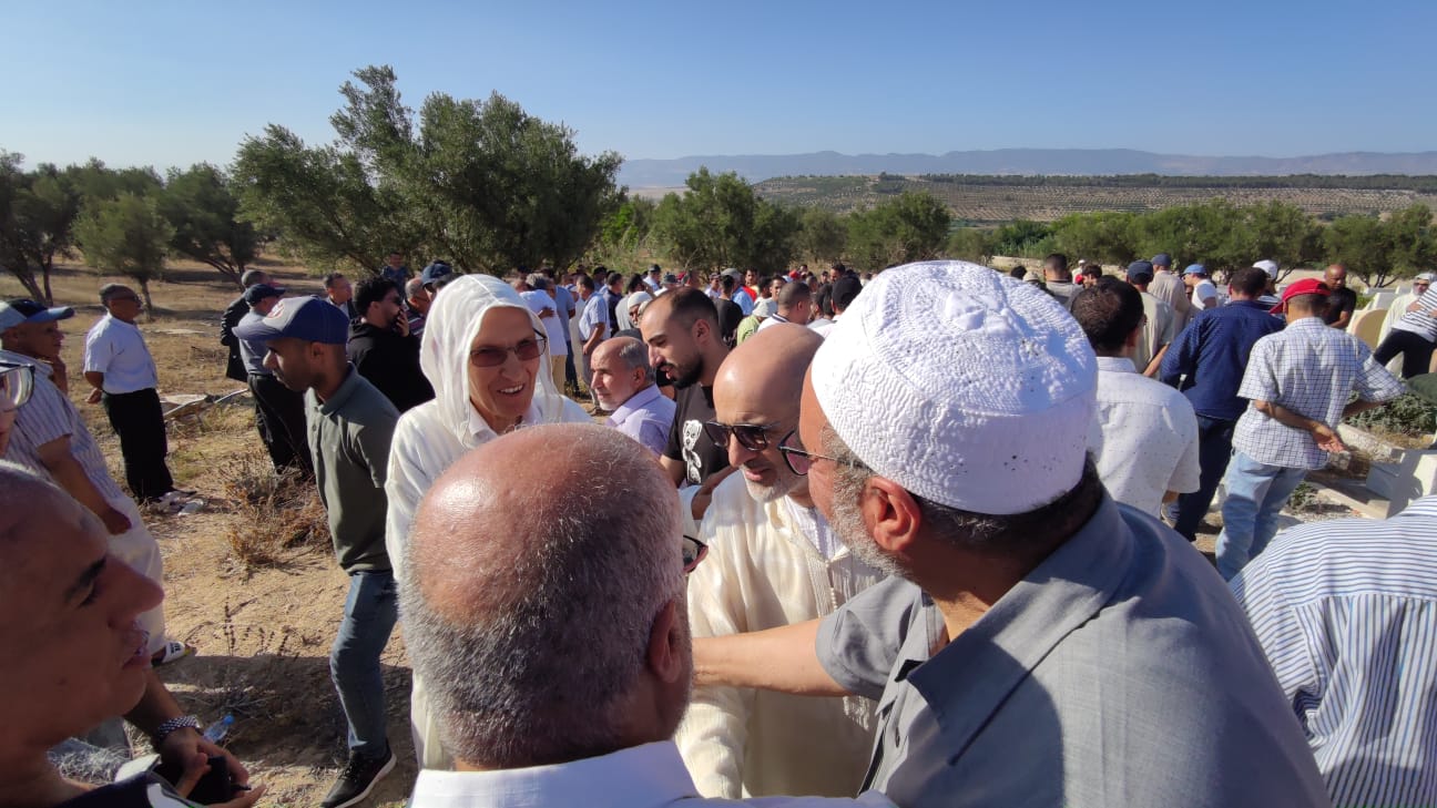 جنازة أبو بكر بلكورة تؤلف بين مختلف أطياف القوى السياسية بمكناس     و العاصمة الإسماعيلية تودع  أحد رجالاتها  الابرار  الى متواه الأخير