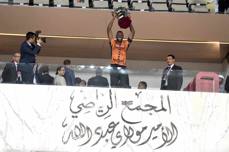 نهضة بركان يفوز على الرجاء الرياضي .. ويُتوج للمرة الثالثة بكأس العرش