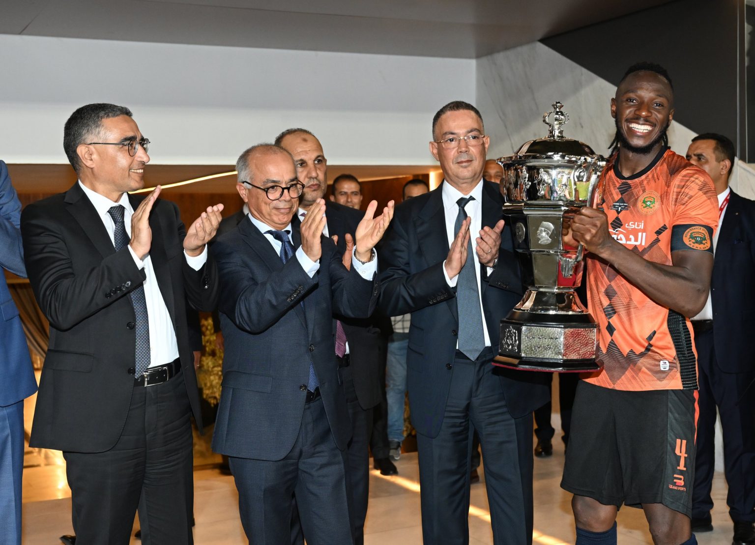 نهائي كأس العرش 2021-2022 .. فريق نهضة بركان يحرز لقبه الثالث بفوزه على الرجاء الرياضي (1-0)