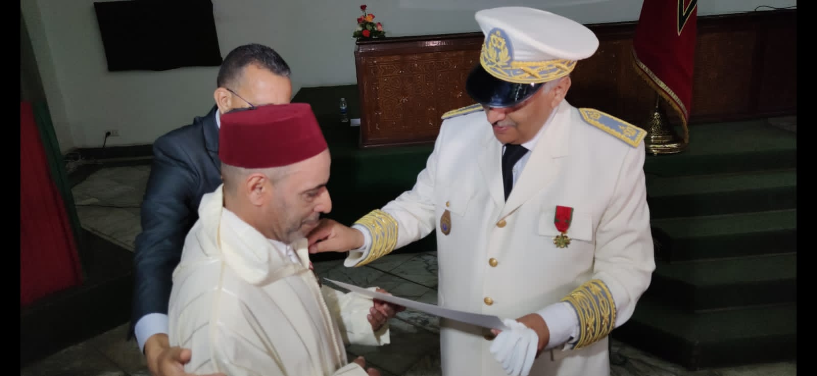 عامل عمالة مكناس يترأس مراسيم الانصات للخطاب الملكي بمناسبة الذكرى الـ 24 لعيد العرش المجيد