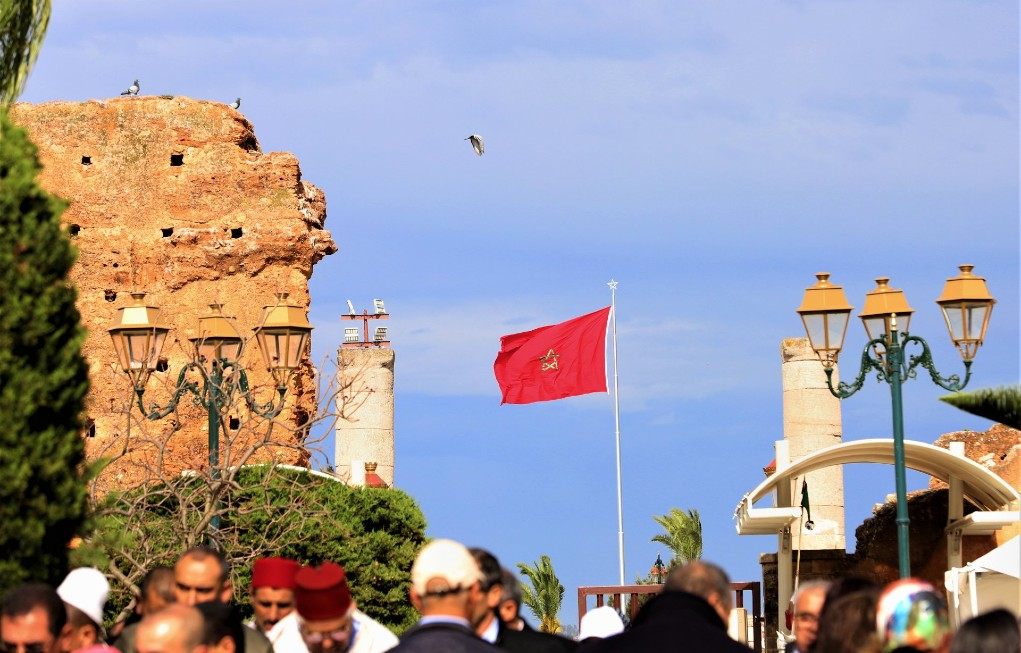 تنكيس الأعلام الوطنية ابتداء من مساء اليوم السبت (مصدر مسؤول)