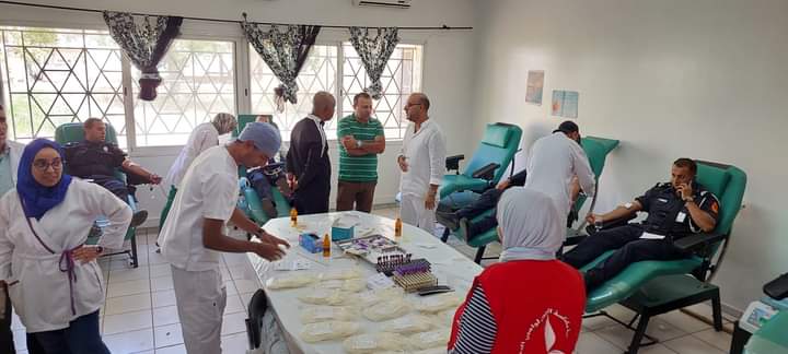 تجميع 750 كيس من الدم طيلة يومي السبت والأحد الماضيين وتعبئة واستنفار يومي بالمركز الجهوي لتحاقن الدم بمكناس تجميع 750 كيس من الدم طيلة يومي السبت والأحد الماضيين وتعبئة واستنفار يومي بالمركز الجهوي لتحاقن الدم بمكناس