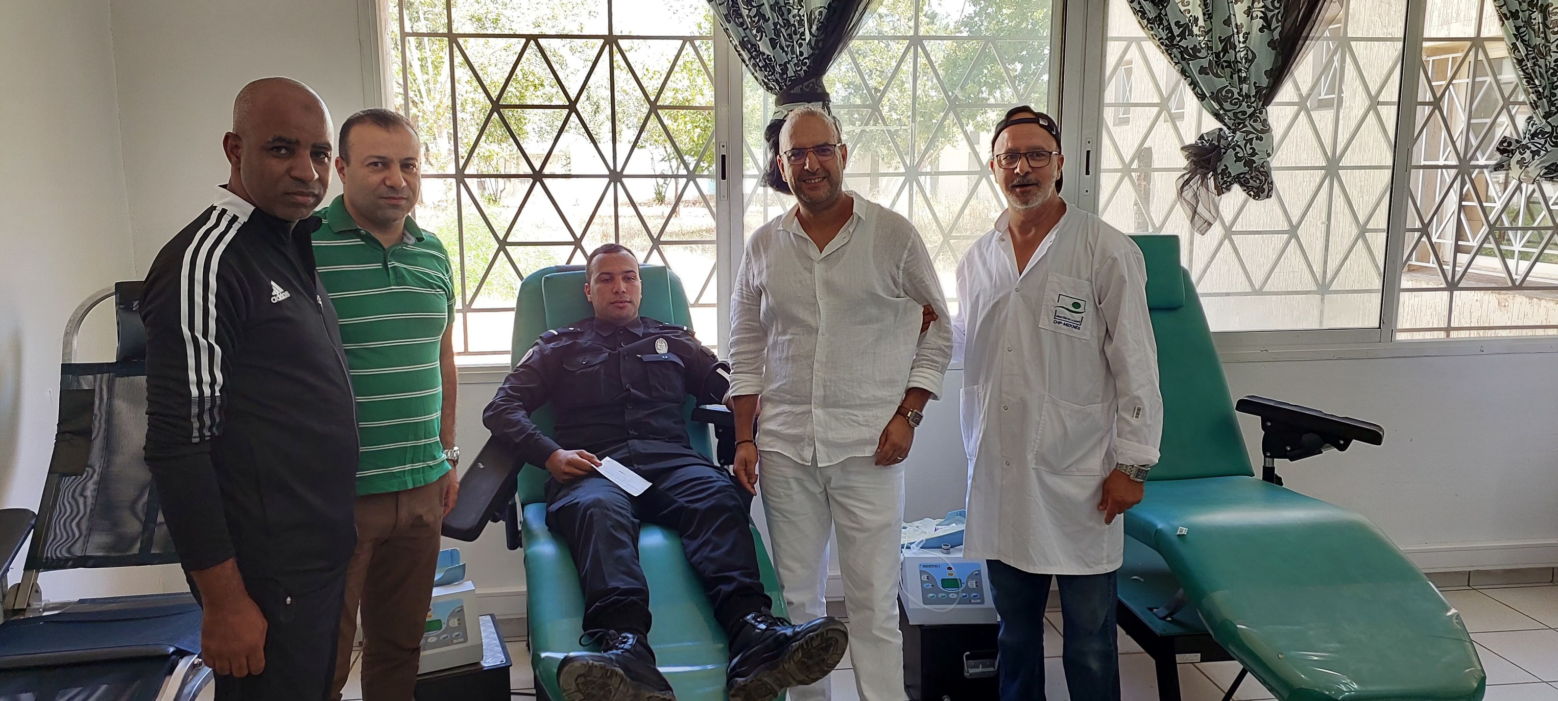 تجميع 750 كيس من الدم طيلة يومي السبت والأحد الماضيين وتعبئة واستنفار يومي بالمركز الجهوي لتحاقن الدم بمكناس تجميع 750 كيس من الدم طيلة يومي السبت والأحد الماضيين وتعبئة واستنفار يومي بالمركز الجهوي لتحاقن الدم بمكناس