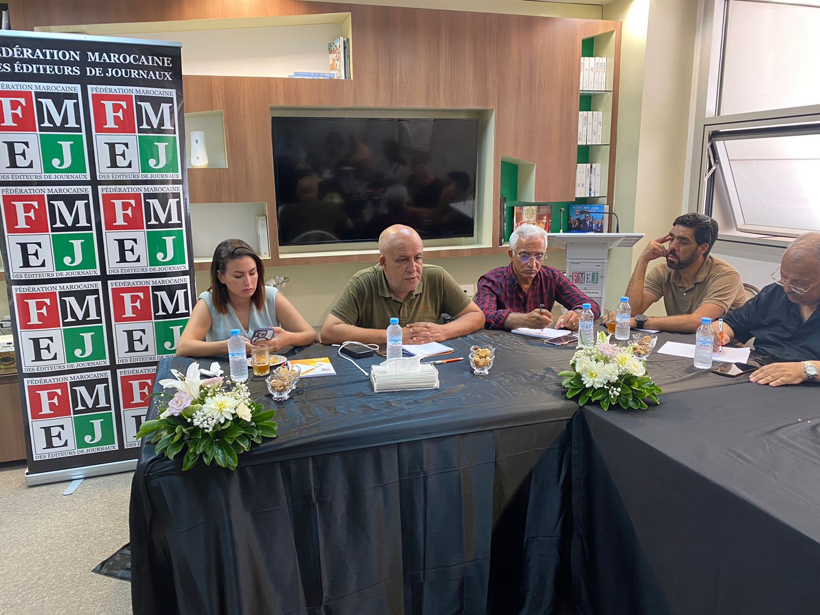 الفيدرالية المــــــغربية لناشري الصحف تتدارس قضايا القطاع وتدعو السلطات العمومية الى حوار منتج وعقلاني الفيدرالية المــــــغربية لناشري الصحف تتدارس قضايا القطاع وتدعو السلطات العمومية الى حوار منتج وعقلاني