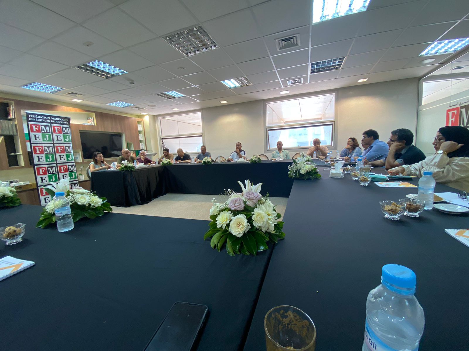 الفيدرالية المــــــغربية لناشري الصحف تتدارس قضايا القطاع وتدعو السلطات العمومية الى حوار منتج وعقلاني الفيدرالية المــــــغربية لناشري الصحف تتدارس قضايا القطاع وتدعو السلطات العمومية الى حوار منتج وعقلاني