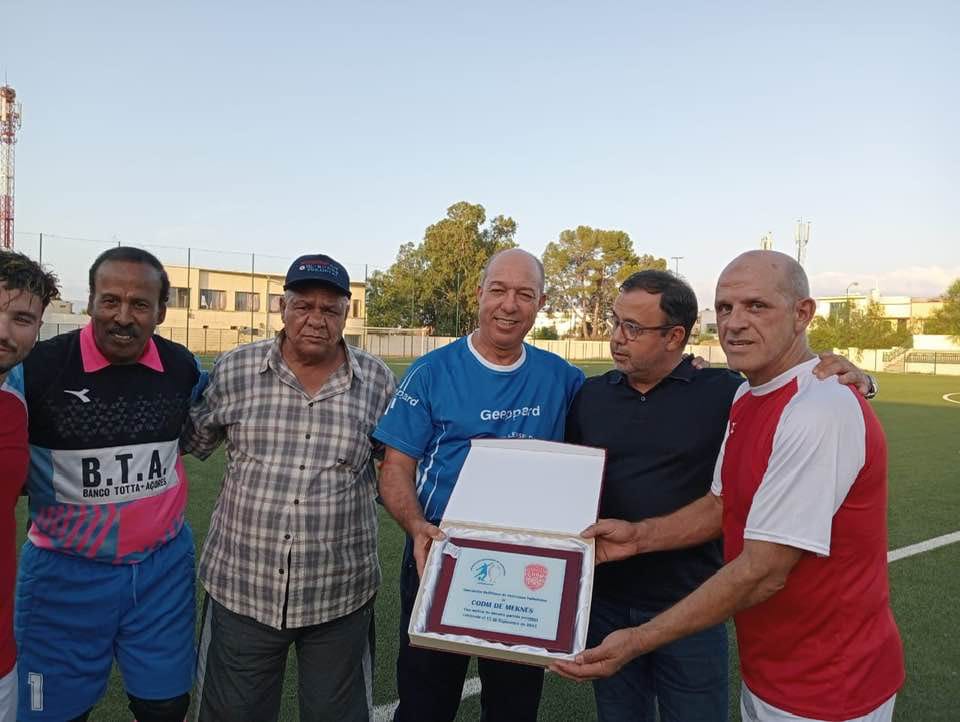 في مقابلة ودية  مع فريق  نادي مليلية  قدماء النادي المكناسي  يربطون الماضي بالحاضر  فوق أرضية الملعب البلدي