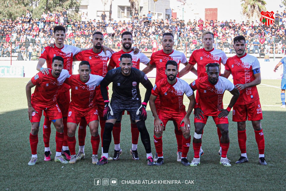 امام جمهورغفير ومتحمس     شباب اطلس خنيفرة  يلحق الكوديم أول هزيمة بمكناس