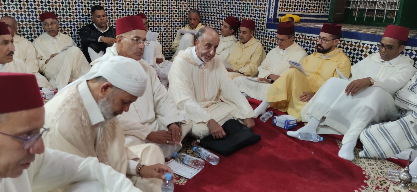 السيد عبد الغني الصبار عامل عمالة مكناس يترأس حفلا دينيا بمناسبة ذكرى المولد النبوي الشريف. السيد عبد الغني الصبار عامل عمالة مكناس يترأس حفلا دينيا بمناسبة ذكرى المولد النبوي الشريف.