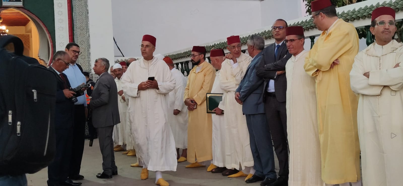 السيد عبد الغني الصبار عامل عمالة مكناس يترأس حفلا دينيا بمناسبة ذكرى المولد النبوي الشريف. السيد عبد الغني الصبار عامل عمالة مكناس يترأس حفلا دينيا بمناسبة ذكرى المولد النبوي الشريف.