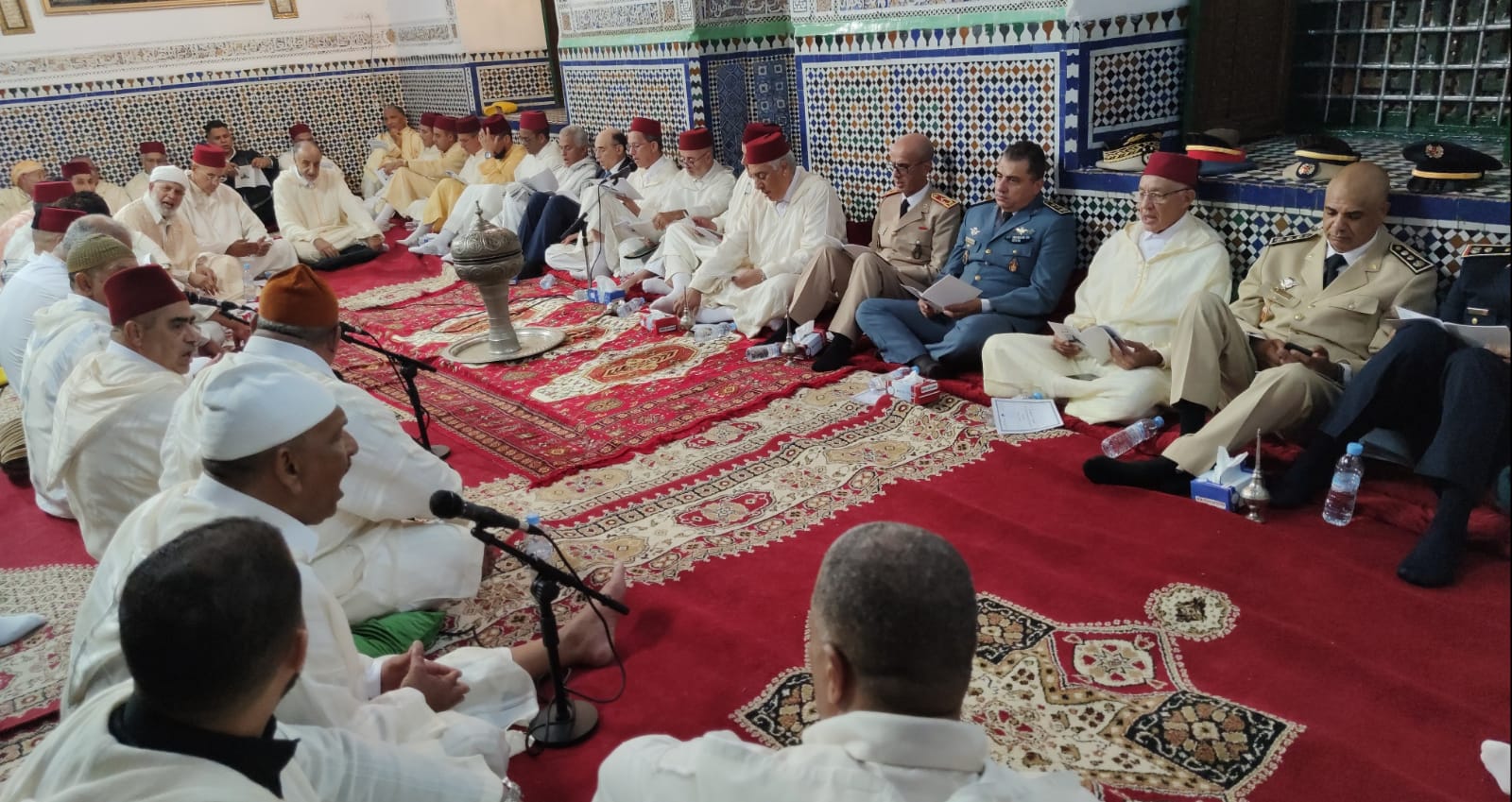 السيد عبد الغني الصبار عامل عمالة مكناس يترأس حفلا دينيا بمناسبة ذكرى المولد النبوي الشريف. السيد عبد الغني الصبار عامل عمالة مكناس يترأس حفلا دينيا بمناسبة ذكرى المولد النبوي الشريف.