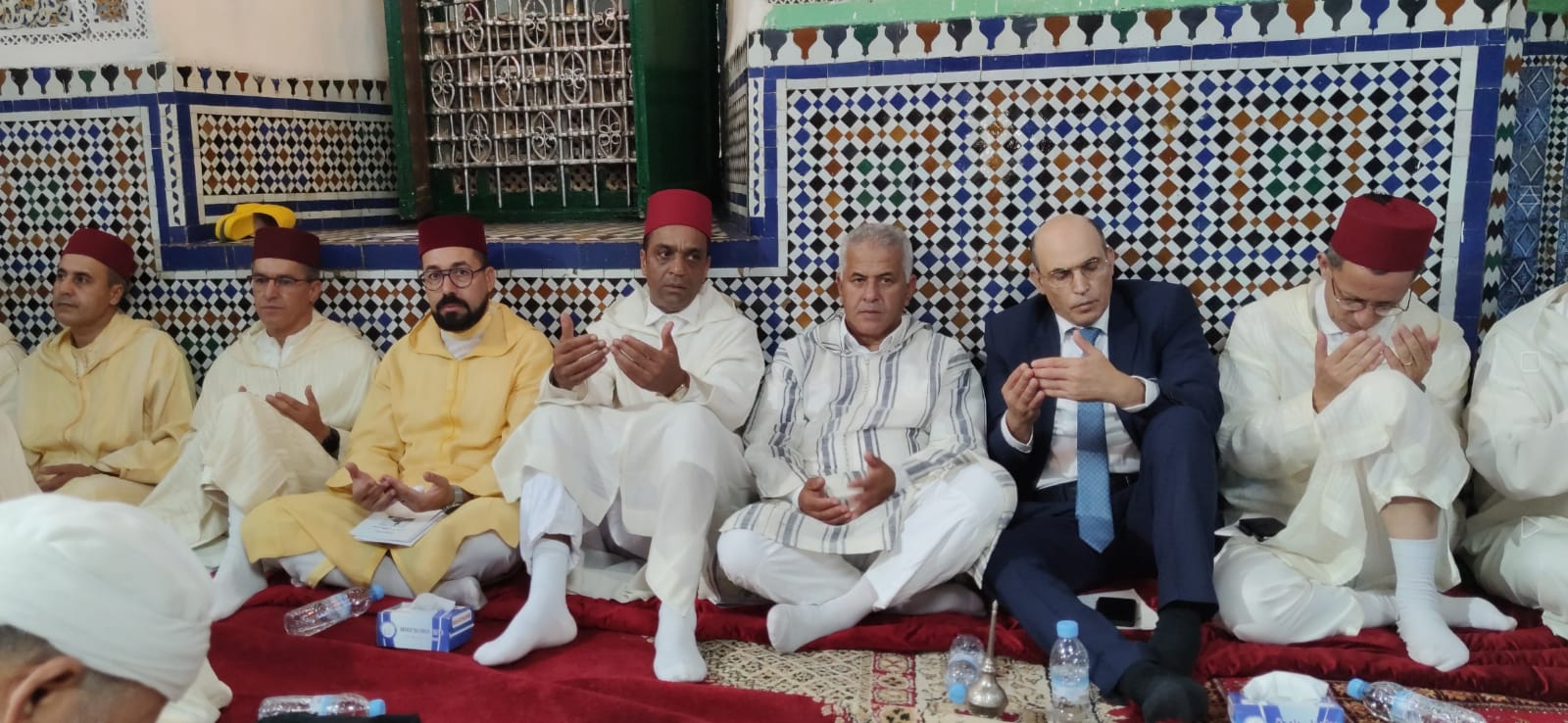 السيد عبد الغني الصبار عامل عمالة مكناس يترأس حفلا دينيا بمناسبة ذكرى المولد النبوي الشريف. السيد عبد الغني الصبار عامل عمالة مكناس يترأس حفلا دينيا بمناسبة ذكرى المولد النبوي الشريف.