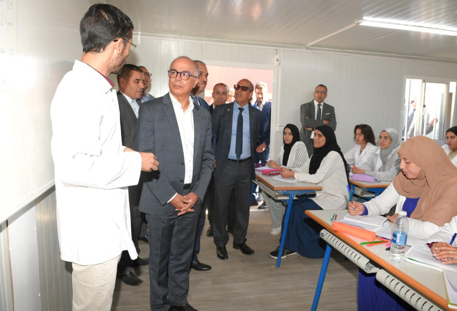 وزير التربية الوطنية و التعليم الأولي والرياضة يفقد سير الدراسة بالمؤسسات التعليمية المتضررة من الزلزال باقليم ازيلال