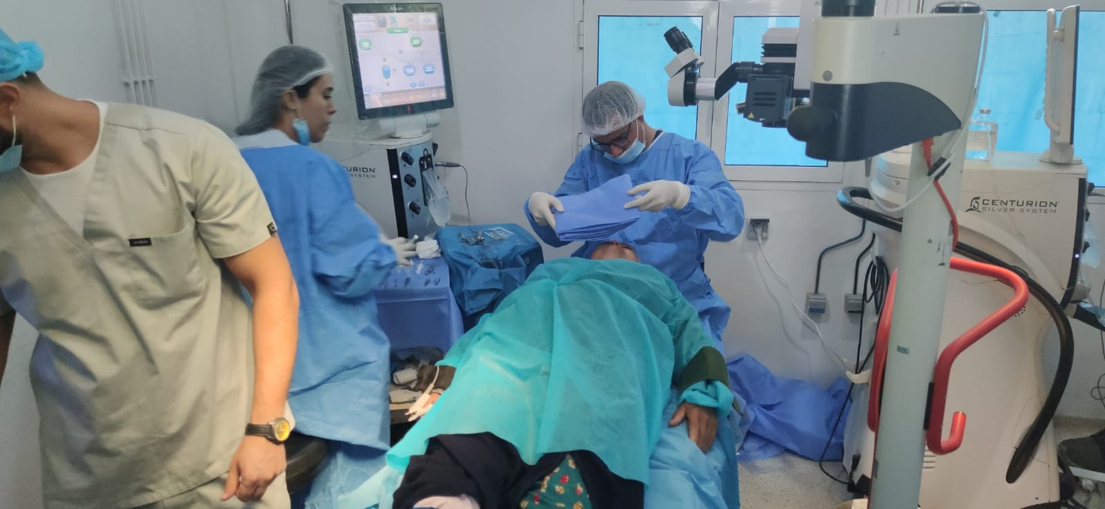 300 عملية جراحية 300 عملية جراحية