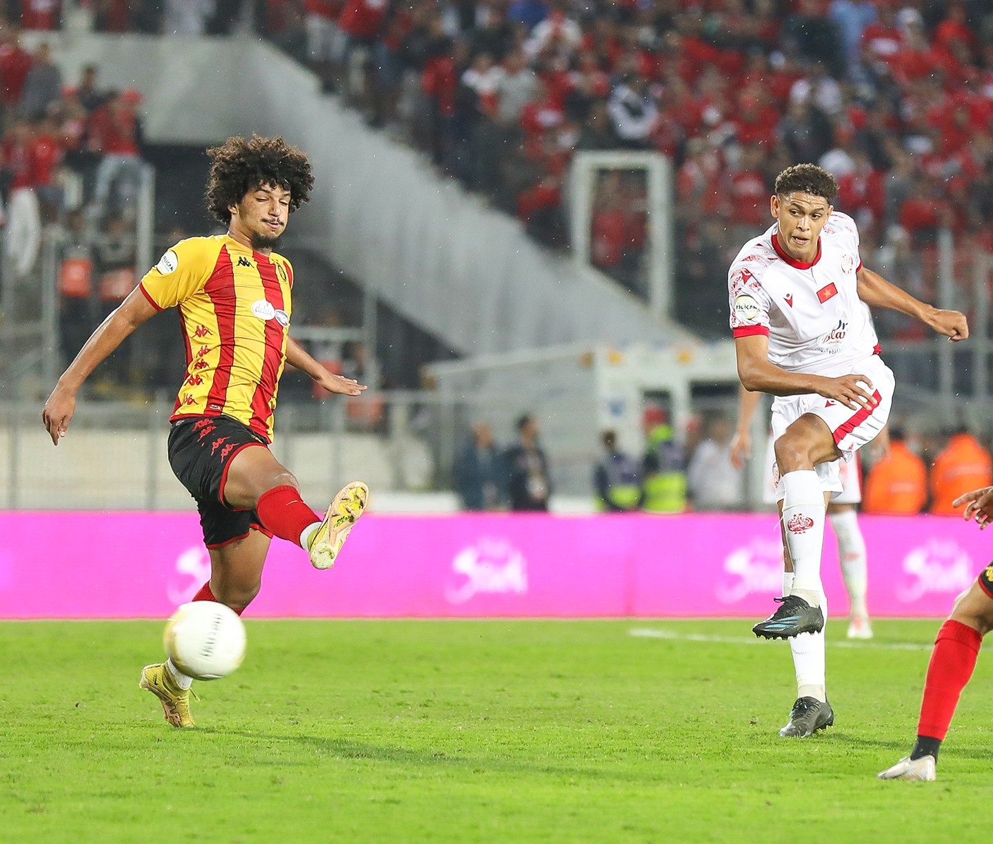 دوري إفريقيا لكرة القدم (نصف النهائي/إياب) .. الوداد الرياضي يتأهل إلى النهائي بفوزه على مضيفه الترجي التونسي بالضربات الترجيحية (5 – 4)