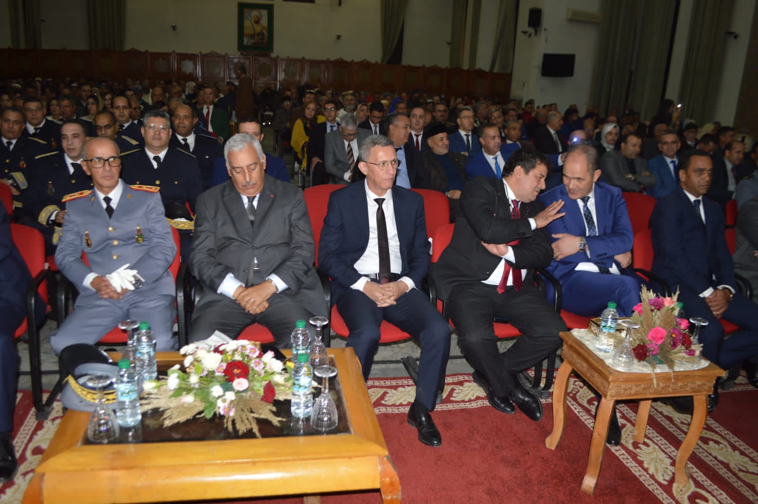 عامل عمالة مكناس يترأس مراسيم الإنصات للخطاب الملكي السامي بمناسبة الذكرى الـ 48 للمسيرة الخضراء المظفرة عامل عمالة مكناس يترأس مراسيم الإنصات للخطاب الملكي السامي بمناسبة الذكرى الـ 48 للمسيرة الخضراء المظفرة