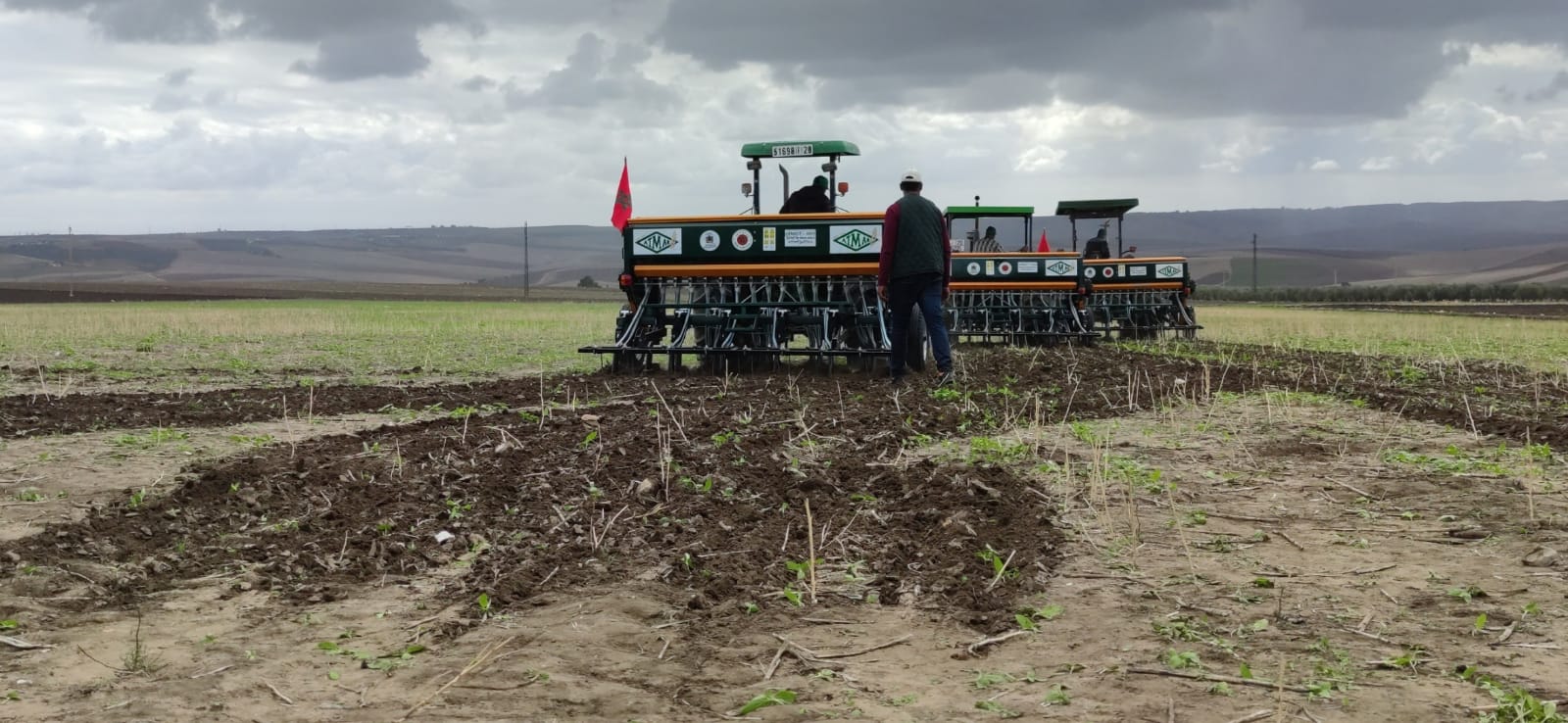 السيد عبدالغني الصبار عامل عمالة مكناس يعطي إنطلاقة مشاريع تنموية تزامنا مع الذكرى الـ 48 لانطلاق المسيرة الخضراء السيد عبدالغني الصبار عامل عمالة مكناس يعطي إنطلاقة مشاريع تنموية تزامنا مع الذكرى الـ 48 لانطلاق المسيرة الخضراء