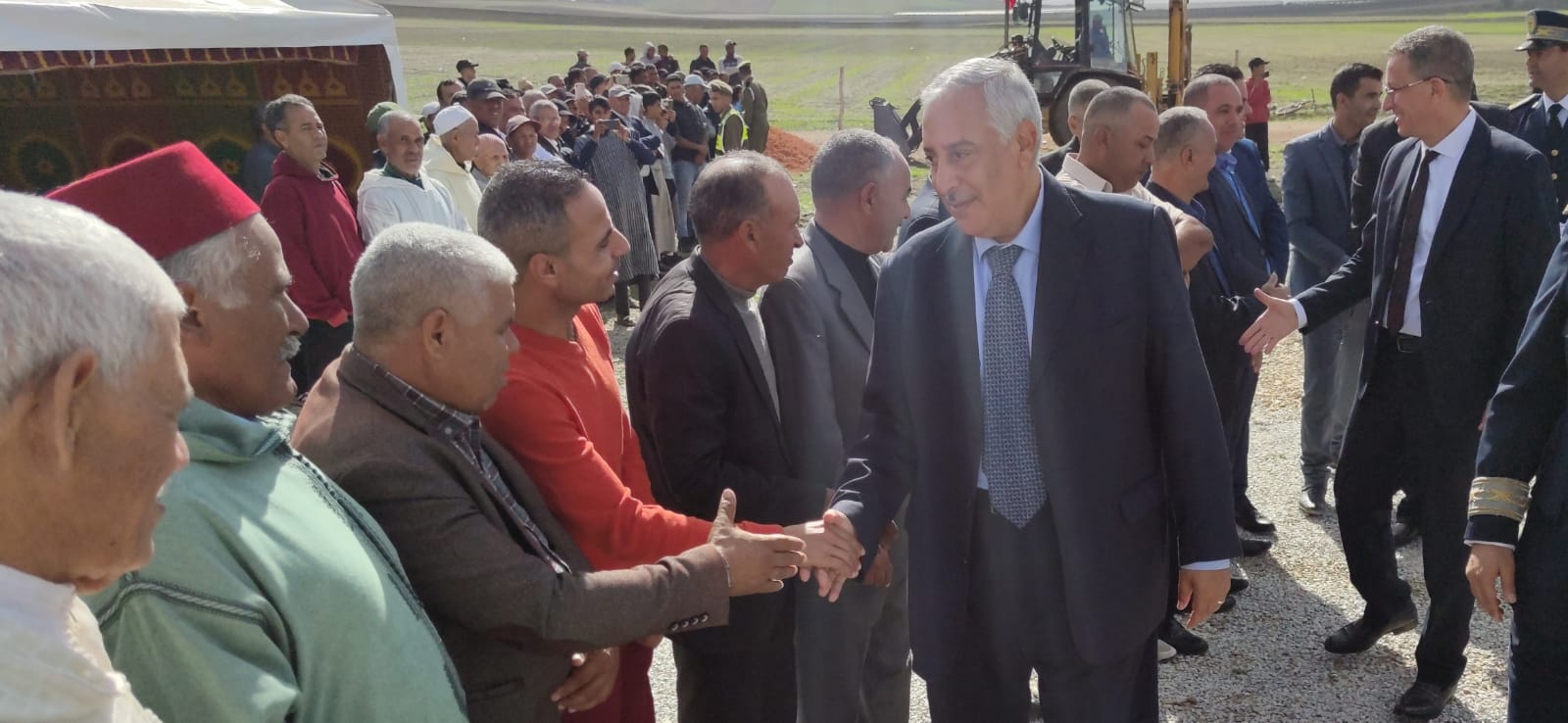 السيد عبدالغني الصبار عامل عمالة مكناس يعطي إنطلاقة مشاريع تنموية تزامنا مع الذكرى الـ 48 لانطلاق المسيرة الخضراء السيد عبدالغني الصبار عامل عمالة مكناس يعطي إنطلاقة مشاريع تنموية تزامنا مع الذكرى الـ 48 لانطلاق المسيرة الخضراء