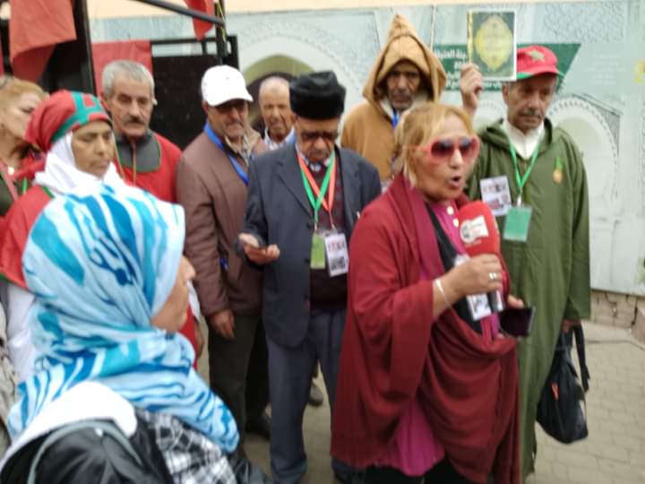 إطارات جمعوية محلية مكناسية، تحتفل بالذكرى 48 للمسيرة الخضراء المظفرة وسط مدينة مكناس . إطارات جمعوية محلية مكناسية، تحتفل بالذكرى 48 للمسيرة الخضراء المظفرة وسط مدينة مكناس .