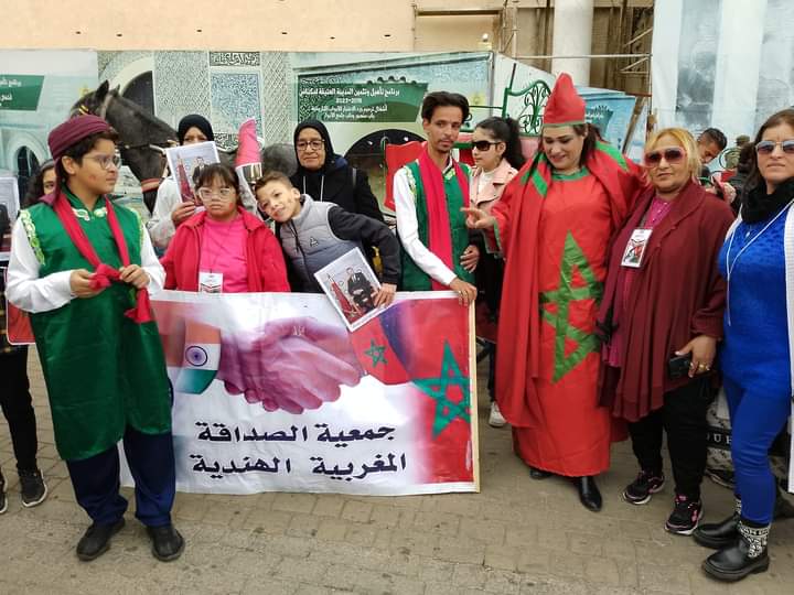 إطارات جمعوية محلية مكناسية، تحتفل بالذكرى 48 للمسيرة الخضراء المظفرة وسط مدينة مكناس . إطارات جمعوية محلية مكناسية، تحتفل بالذكرى 48 للمسيرة الخضراء المظفرة وسط مدينة مكناس .