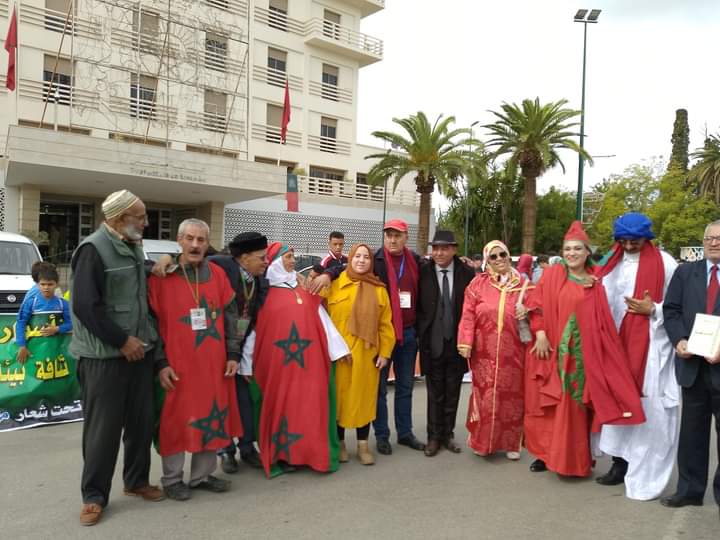 إطارات جمعوية محلية مكناسية، تحتفل بالذكرى 48 للمسيرة الخضراء المظفرة وسط مدينة مكناس . إطارات جمعوية محلية مكناسية، تحتفل بالذكرى 48 للمسيرة الخضراء المظفرة وسط مدينة مكناس .