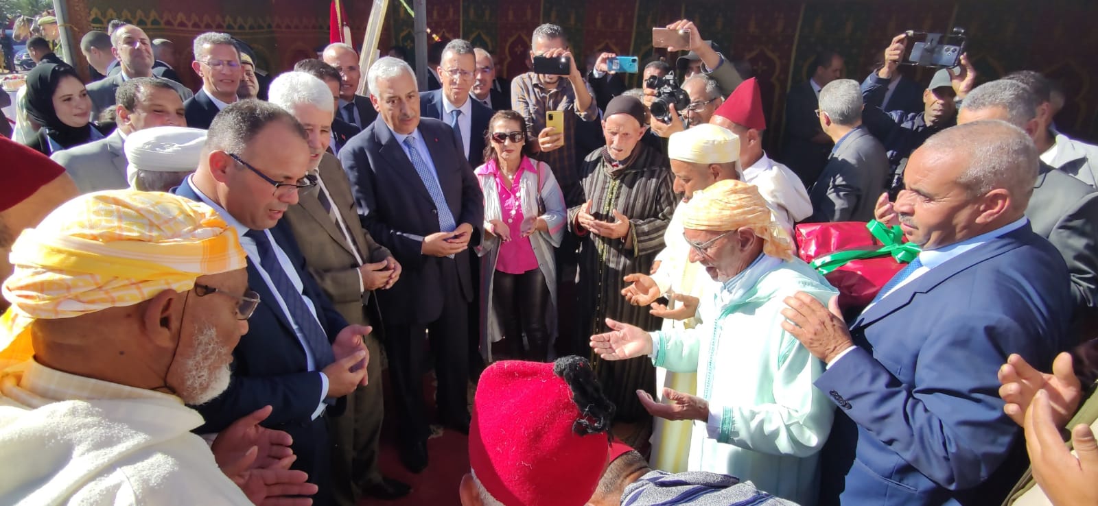 تدشين واعطاء انطلاقة لعدد من المشاريع ذات البعد الرياضي والثقافي  والاجتماعي.. بعمالة مكناس