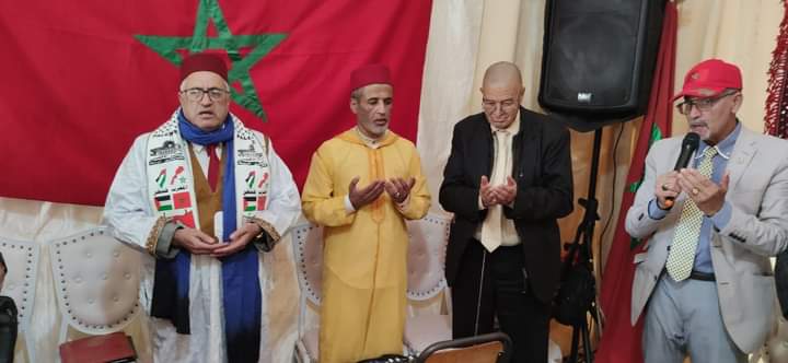 الجمعية الوطنية للعشابين المخضرمين بالمغرب تنظم حفلا بهيجا بمناسبة الذكرى 48 للمسيرة الخضراء،والذكرى68 لعيد الاستقلال المجيد بويسلان.