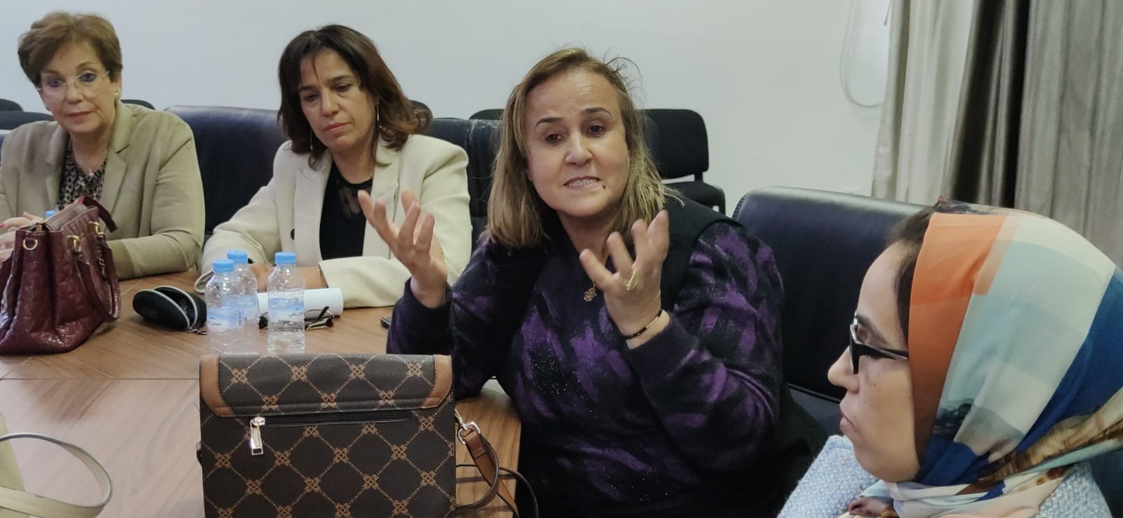 الدورة الثانية للملتقى الدولي المنظم بالمركز الجهوي لمهن التربية و التكوين بجهة فاس/ مكناس بعنوان التجربة الصوفية عند المرأة: الصوت الكوني. الدورة الثانية للملتقى الدولي المنظم بالمركز الجهوي لمهن التربية و التكوين بجهة فاس/ مكناس بعنوان التجربة الصوفية عند المرأة: الصوت الكوني.