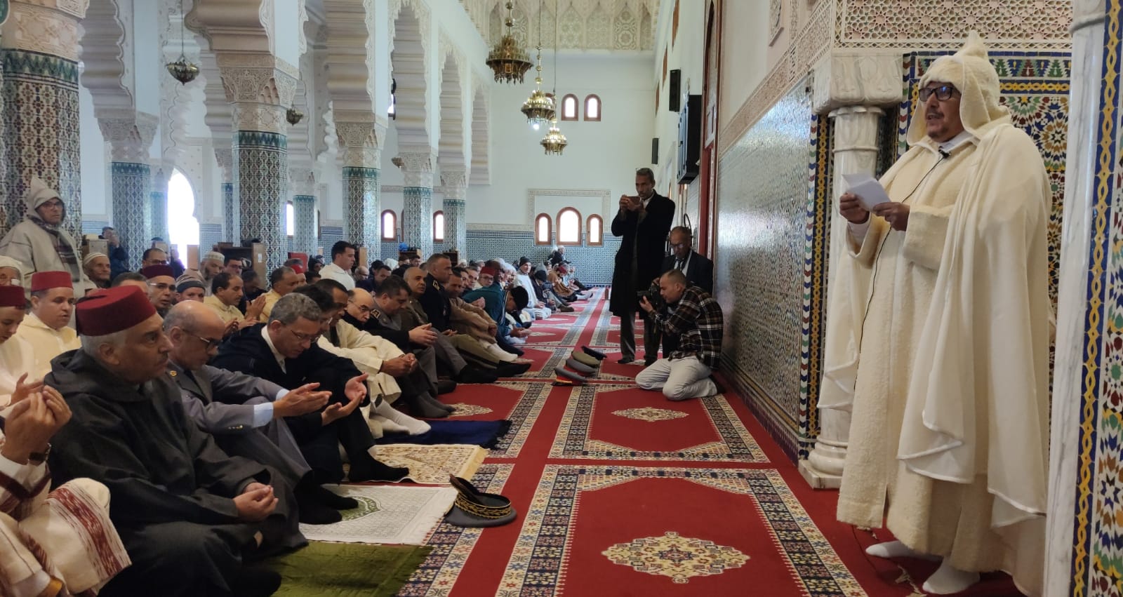 السيد عبدالغني الصبار عامل عمالة مكناس يترأس مراسيم صلاة الاستسقاء بمسجد ” محمد السادس بالمنظر الجميل السيد عبدالغني الصبار عامل عمالة مكناس يترأس مراسيم صلاة الاستسقاء بمسجد ” محمد السادس بالمنظر الجميل