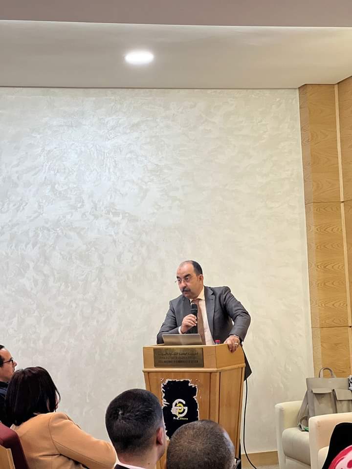 بحضور مهم للأساتذة والطلبة...المدرسة الوطنية للتجارة و التسيير بفاس تنظم ندوة دولية حول البحث النوعي