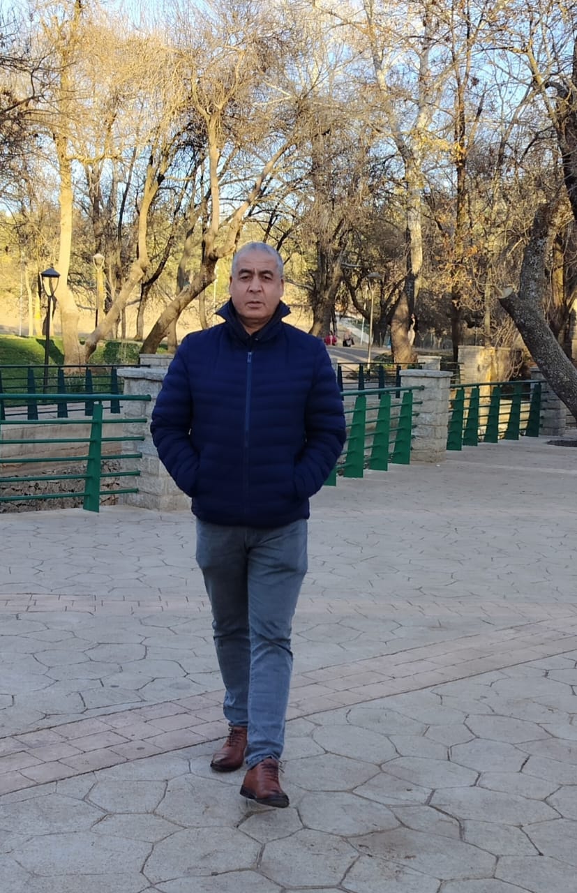 أكتب لأقوض النقص الذي تسببه المشاهد المتفحمة بالمدينة.