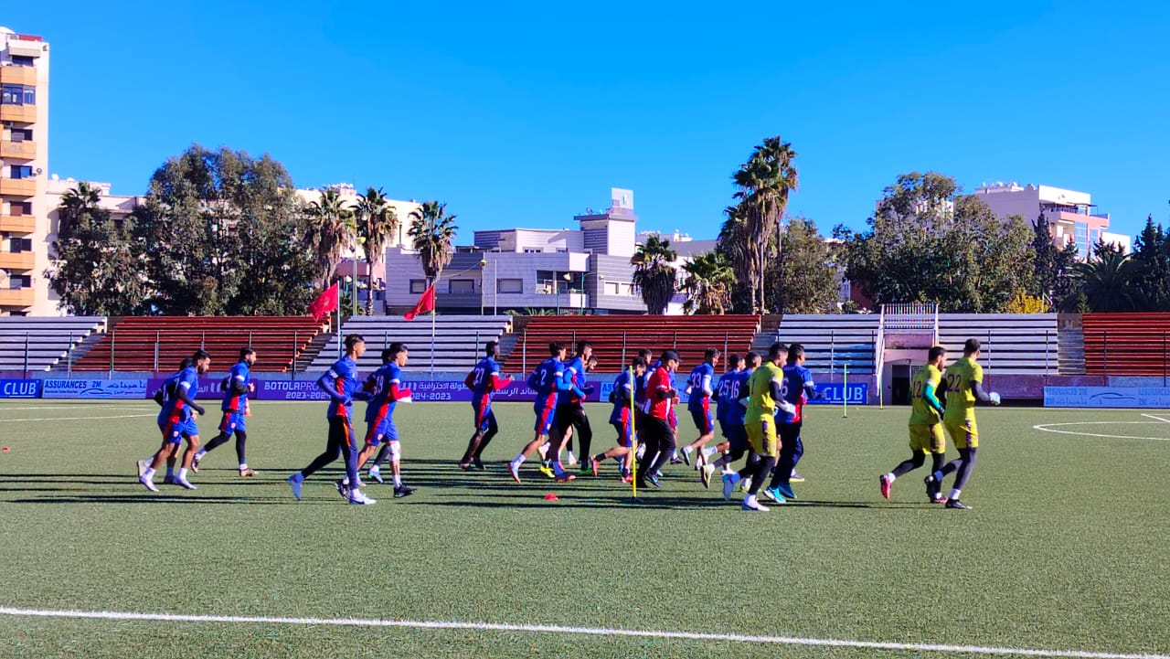 مباراة الكوديم والراسينغ آخر محطة لنهاية مرحلة الذهاب.