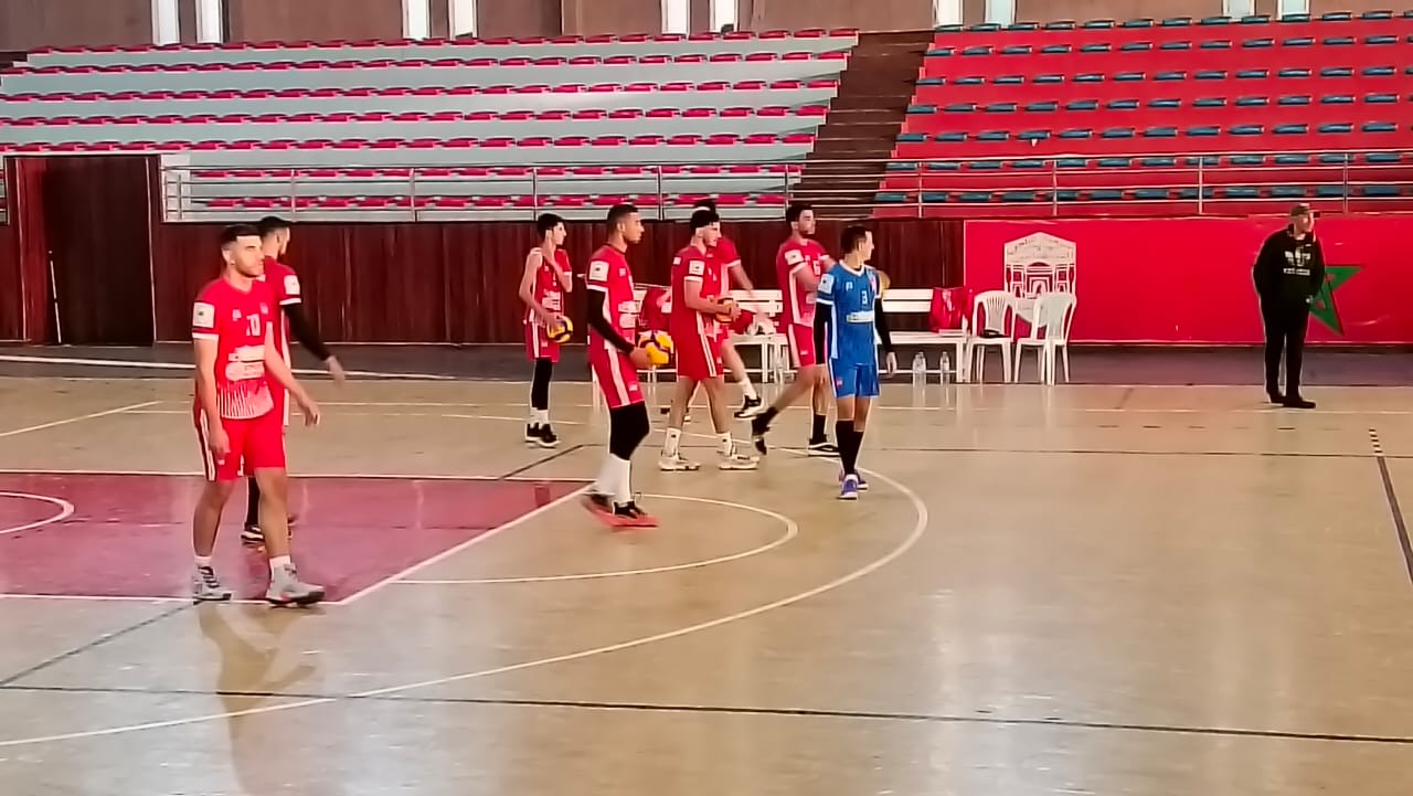 الكرة الطائرة المكناسية تحلق سماء وتفوز باستحقاق على الفريق اتحاد طنجة. الكرة الطائرة المكناسية تحلق سماء وتفوز باستحقاق على الفريق اتحاد طنجة.