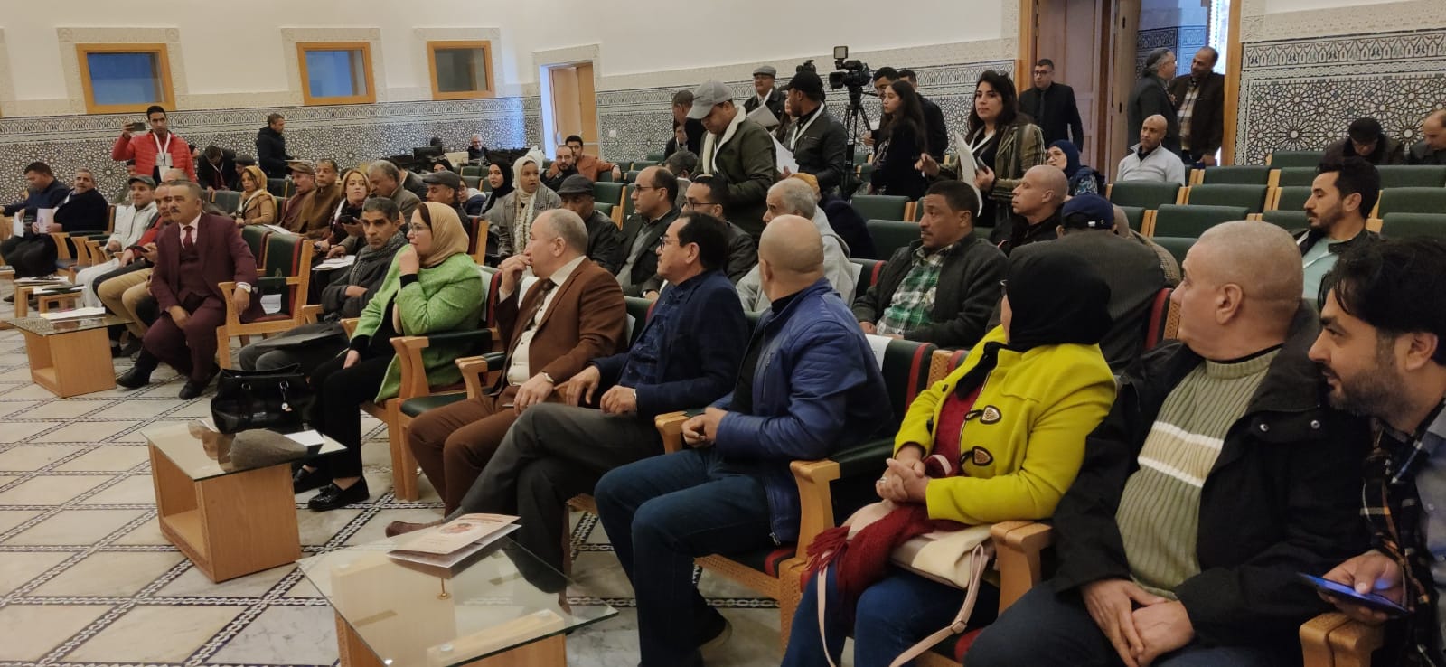 ندوة صحفية بفاس لتسليط الضوء على الدورة الثانية من المعرض الوطني للجلد المنظم ما بين 5 و 14 يناير الجاري ندوة صحفية بفاس لتسليط الضوء على الدورة الثانية من المعرض الوطني للجلد المنظم ما بين 5 و 14 يناير الجاري